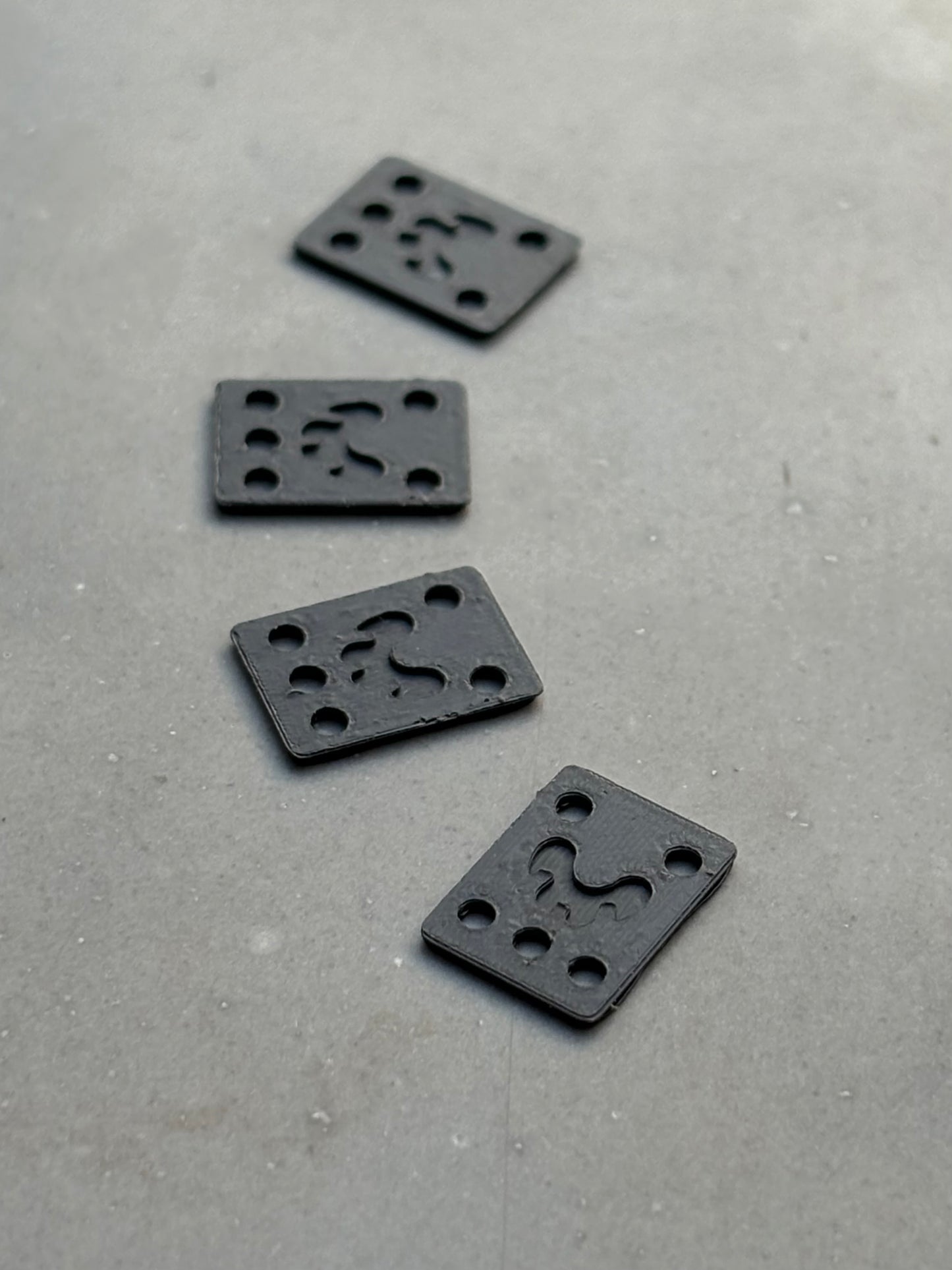 Slim Risers (4 pack)