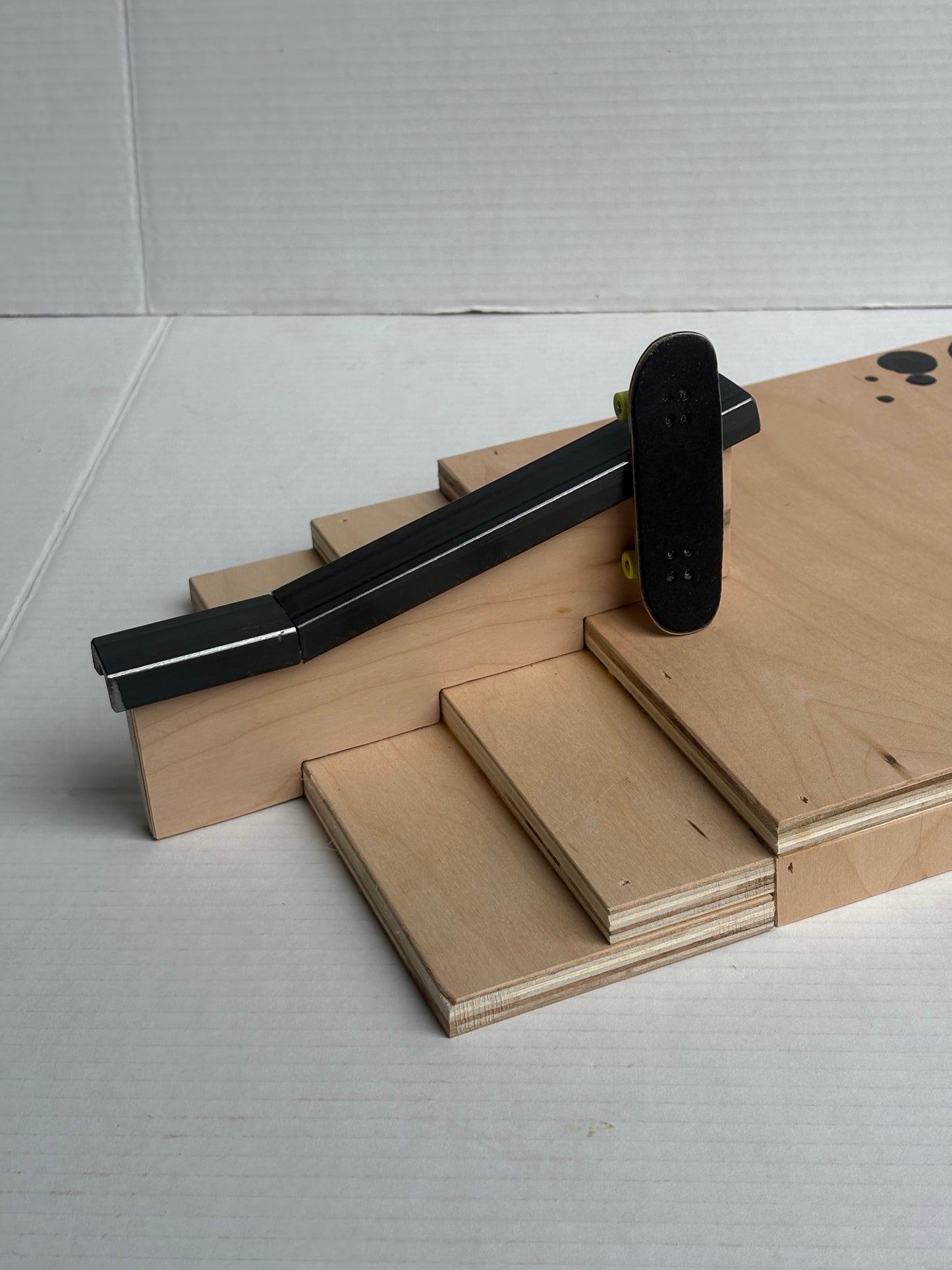 Engraved 3 Stair - Down Flat